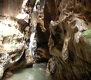 Robber's cave, Robbers cave, Guchhupani